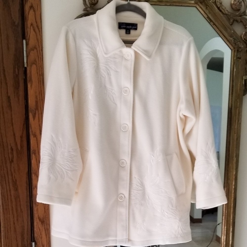 Susan Graver Fleece Applique Off-White Coat - 1X